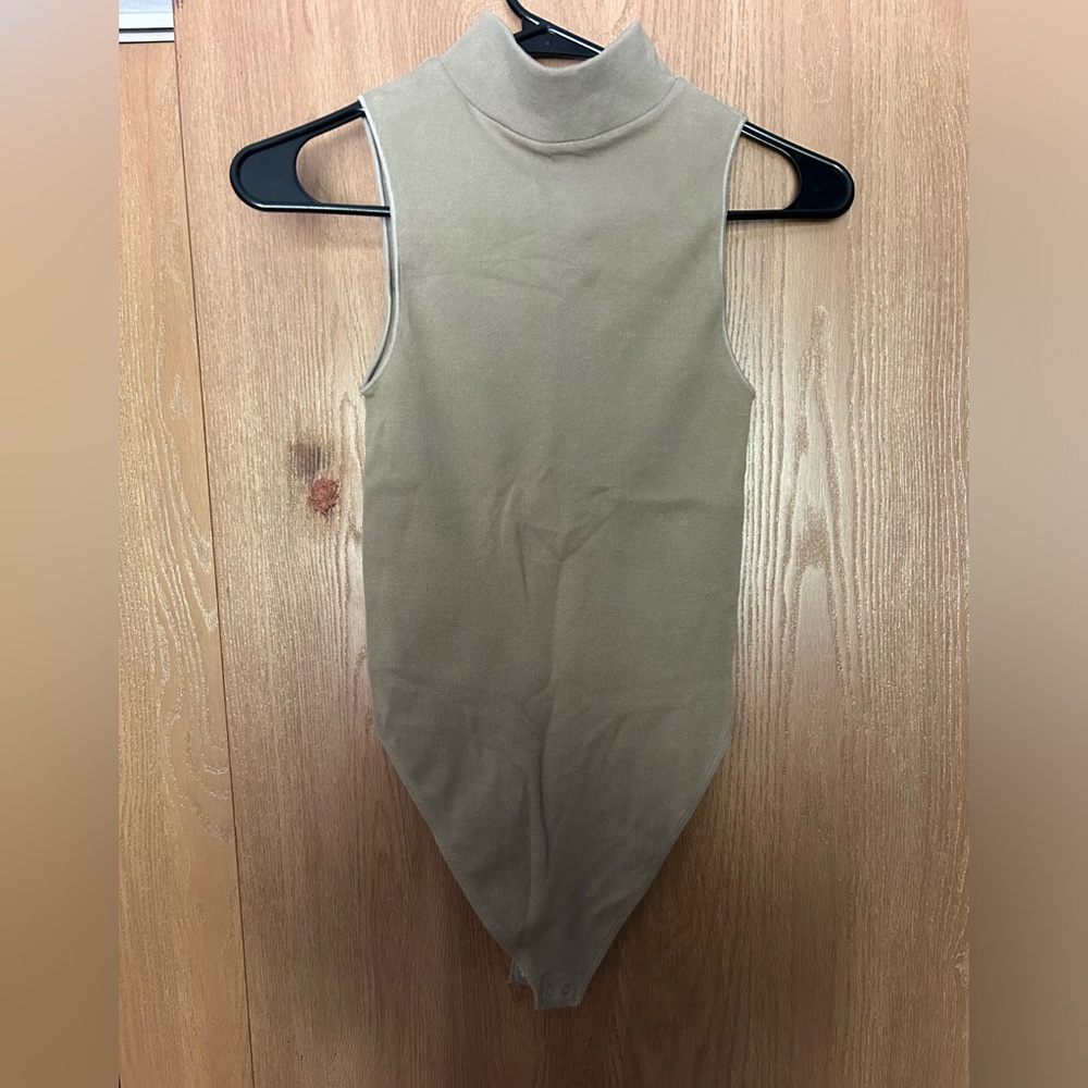 Good American turtle neck body suit